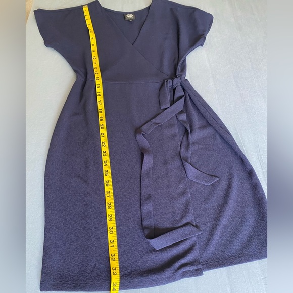 Navy blue colored wrap dress - size Xs - Picture 4 of 9